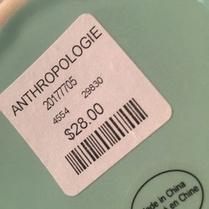 Anthropologie Accents - 🆕 Rare Anthropologie Curvy Chrysanthemum Vase Anthropologie Accents - 🆕 Rare Anthropologie Curvy Chrysanthemum Vase